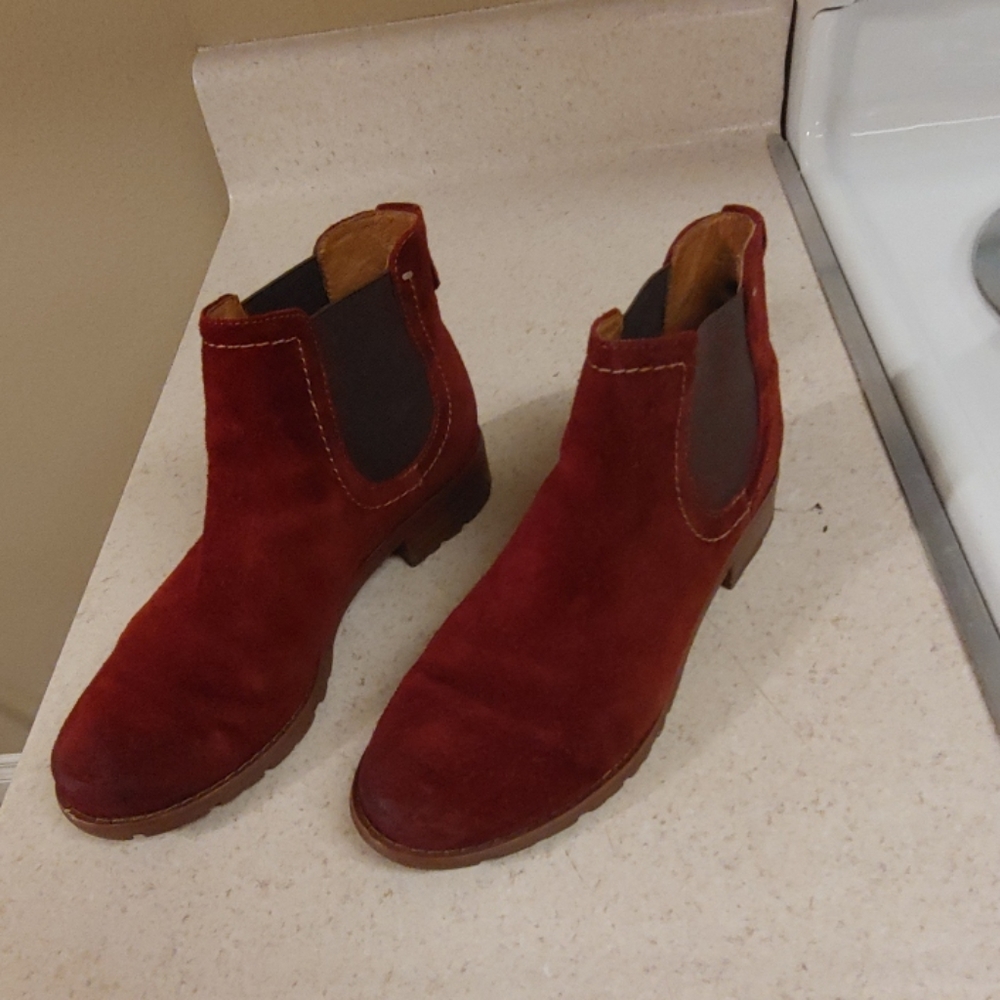 Sofft chelsea burgundy suede ankle boots